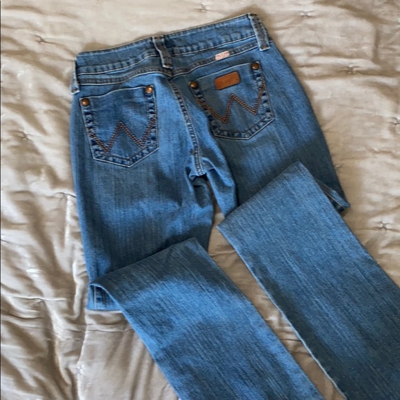 Authentic Wranglers Blue Jeans. - Picture 3 of 6
